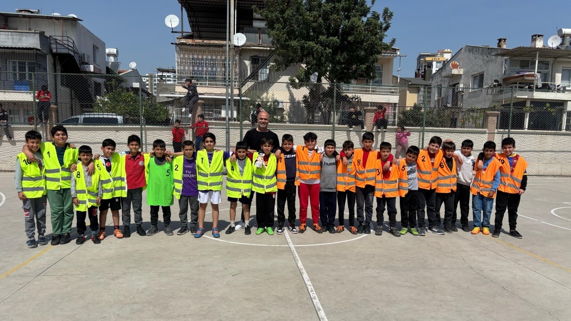 Futbol Turnuvamız sona ermiştir.  1. Mavi Kaplanlar 2. ⁠Jokerler 3. ⁠Yıldızlar Olmuştur.. Turnuvaya katılan tüm öğrencilerimizi tebrik ediyoruz